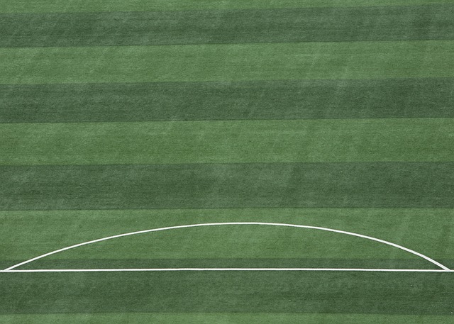 上任后首次露面，国足新帅邵佳一现场观战中国U22vs越南U22